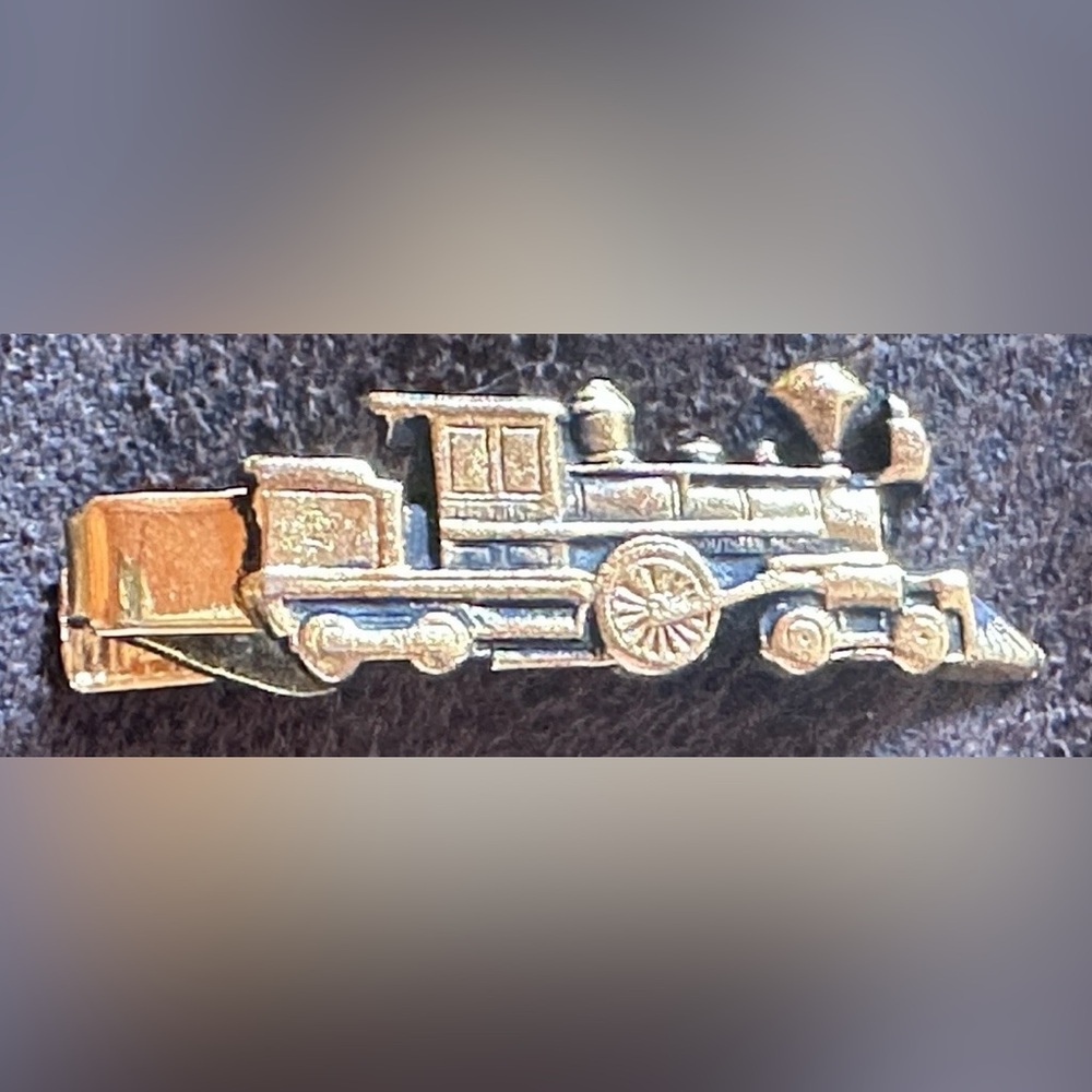 Vintage Steam Train Lapel/Tie Clip in Gold-Rare